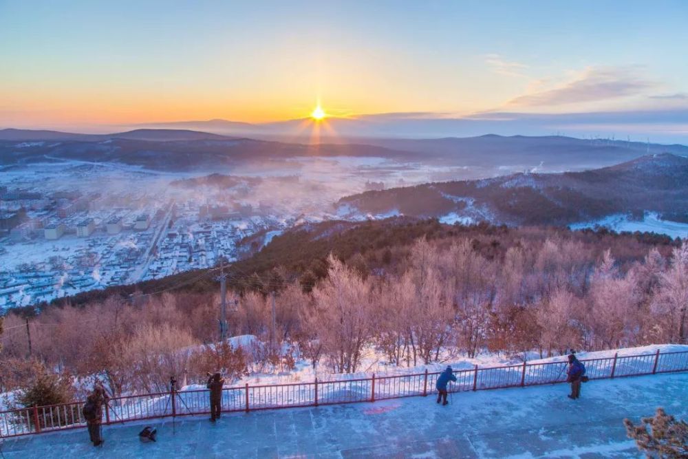 黑龙江夜幕下的黑龙江畔风景